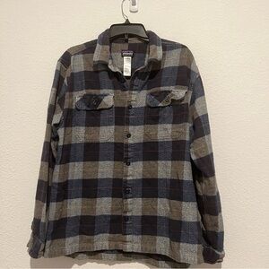 Patagonia Organic Cotton Men's Long-Sleeved Fjord Flannel Shirt Navy Blue Large